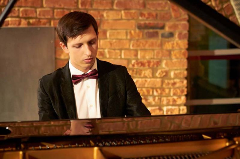 Lukasz Krupinski, piano