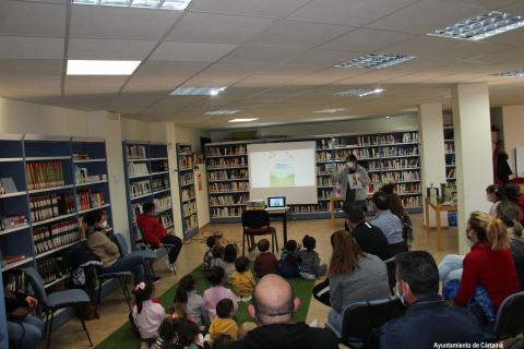 LA BIBLIOTECA DE CÁRTAMA PUEBLO OFRECIÓ UN CUENTACUENTOS INFANTIL