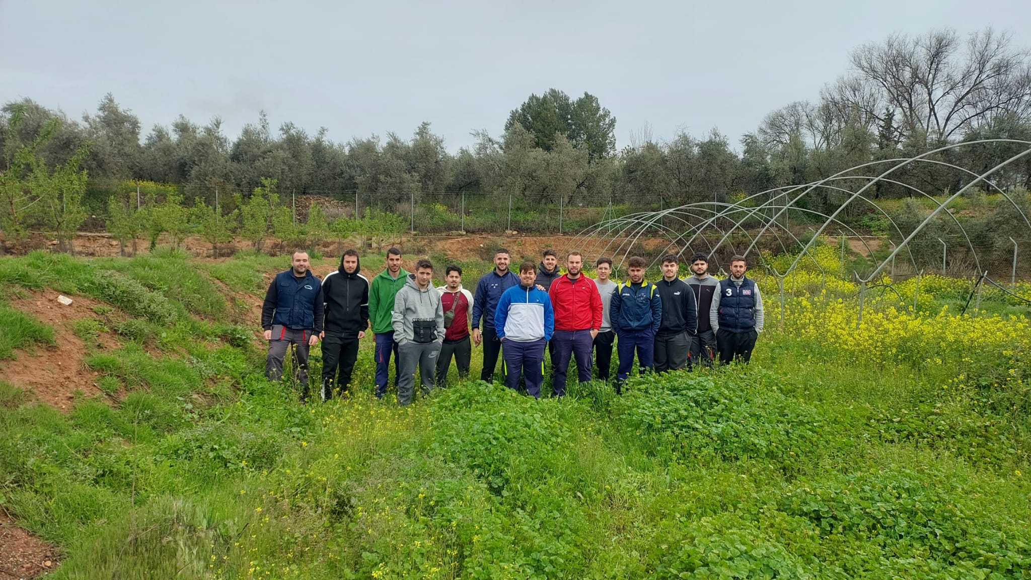 Jóvenes desempleados de Huétor Tájar podrán formarse como agricultores gracias a un curso