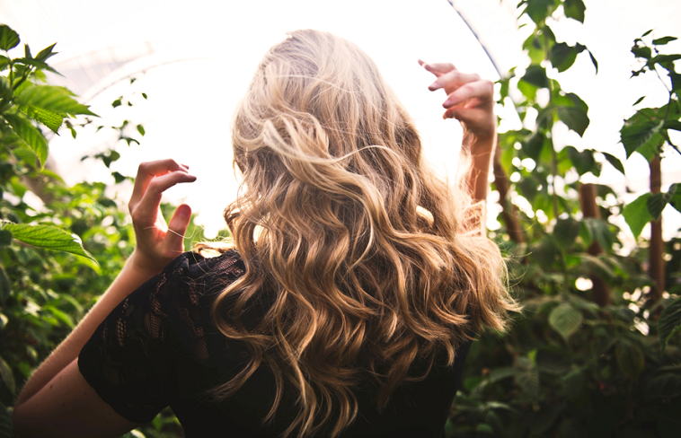 Olimed explica las razones por las que dejar de usar sulfatos en el cuidado del cabello