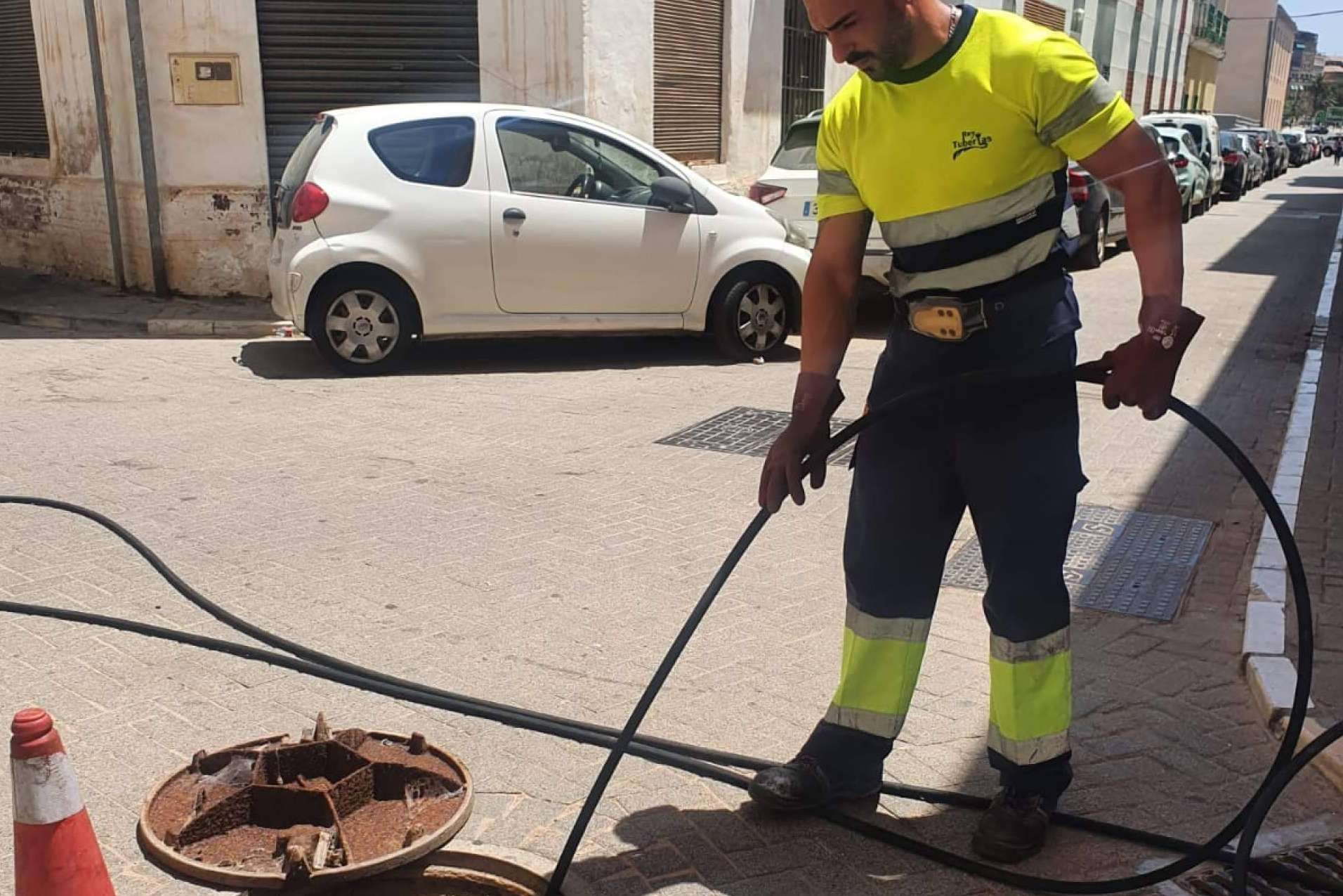En Rey Tuberías son especialistas en desatoro de fregadero, arqueta, WC e inspección con cámara