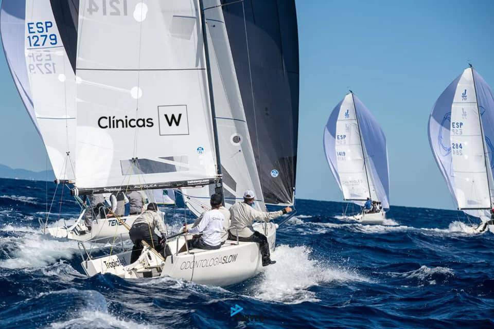 En el mundial de J70 se estrena el nuevo equipo de regatas 'Clínicas W Sailing Team'