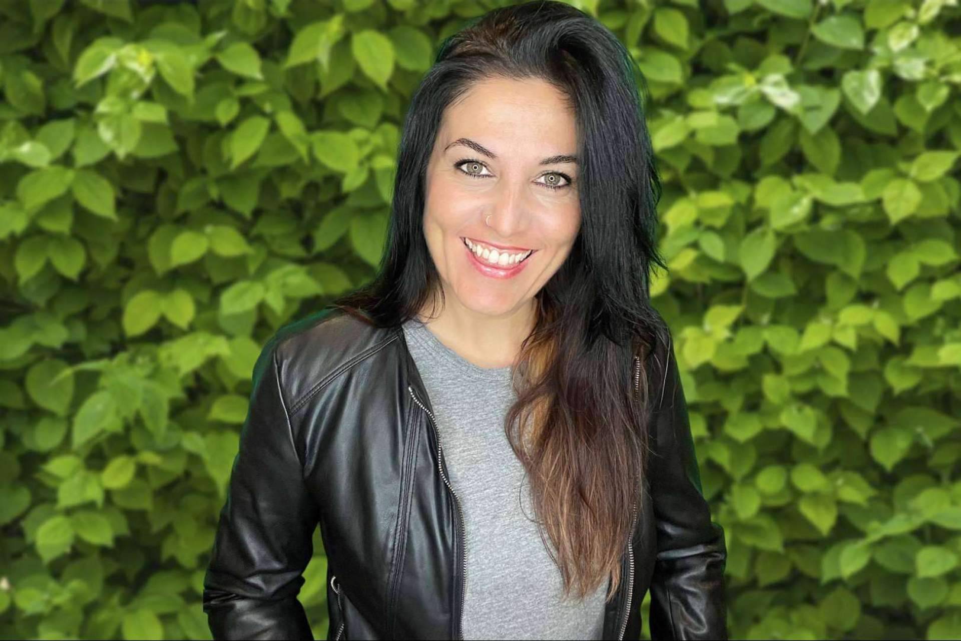 Lena Valenti, el unicornio literario prolífico y creativo de la novela romántica adulta