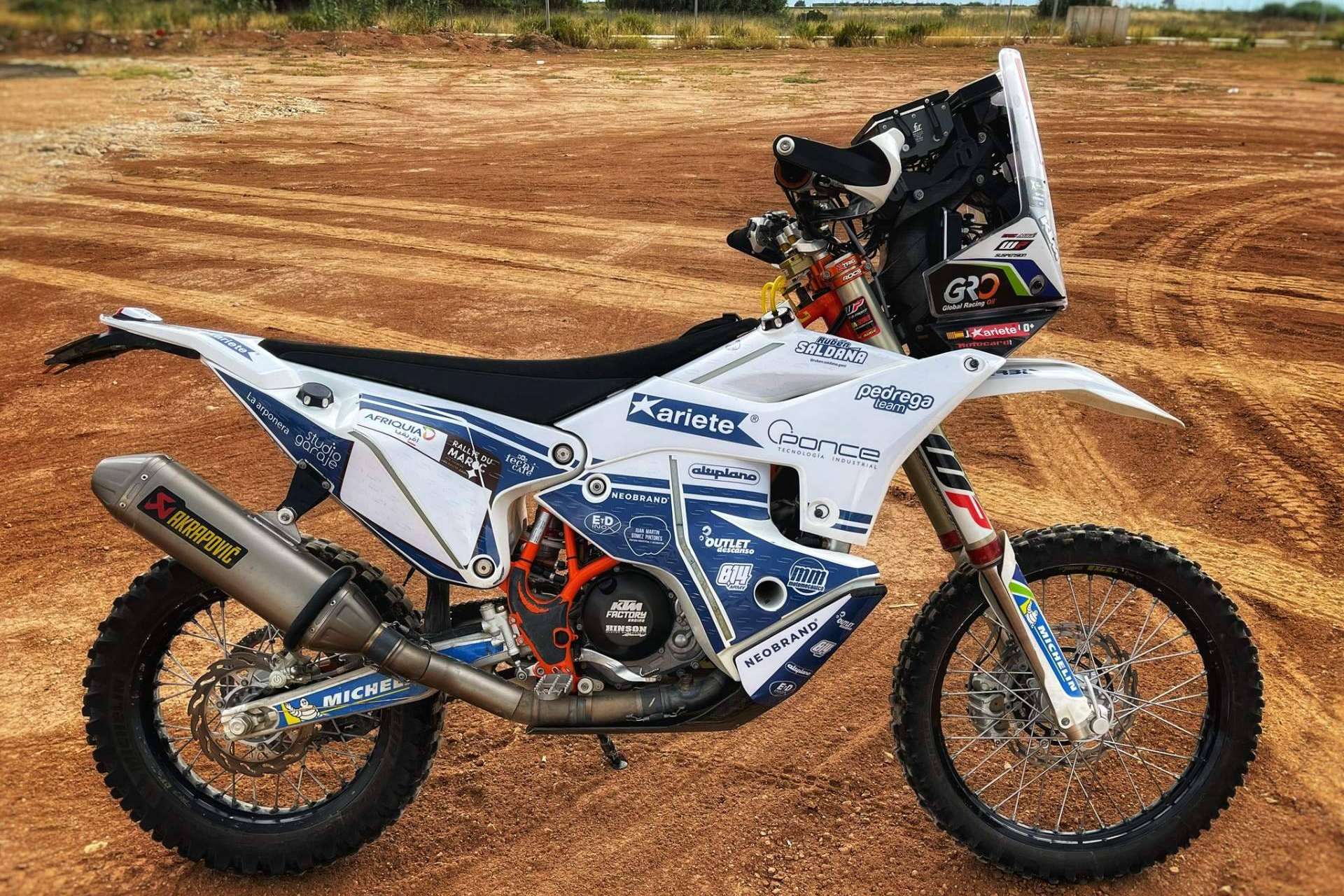 ADHESIVOSEMBARRADOS, personalización de adhesivos moto Dakar