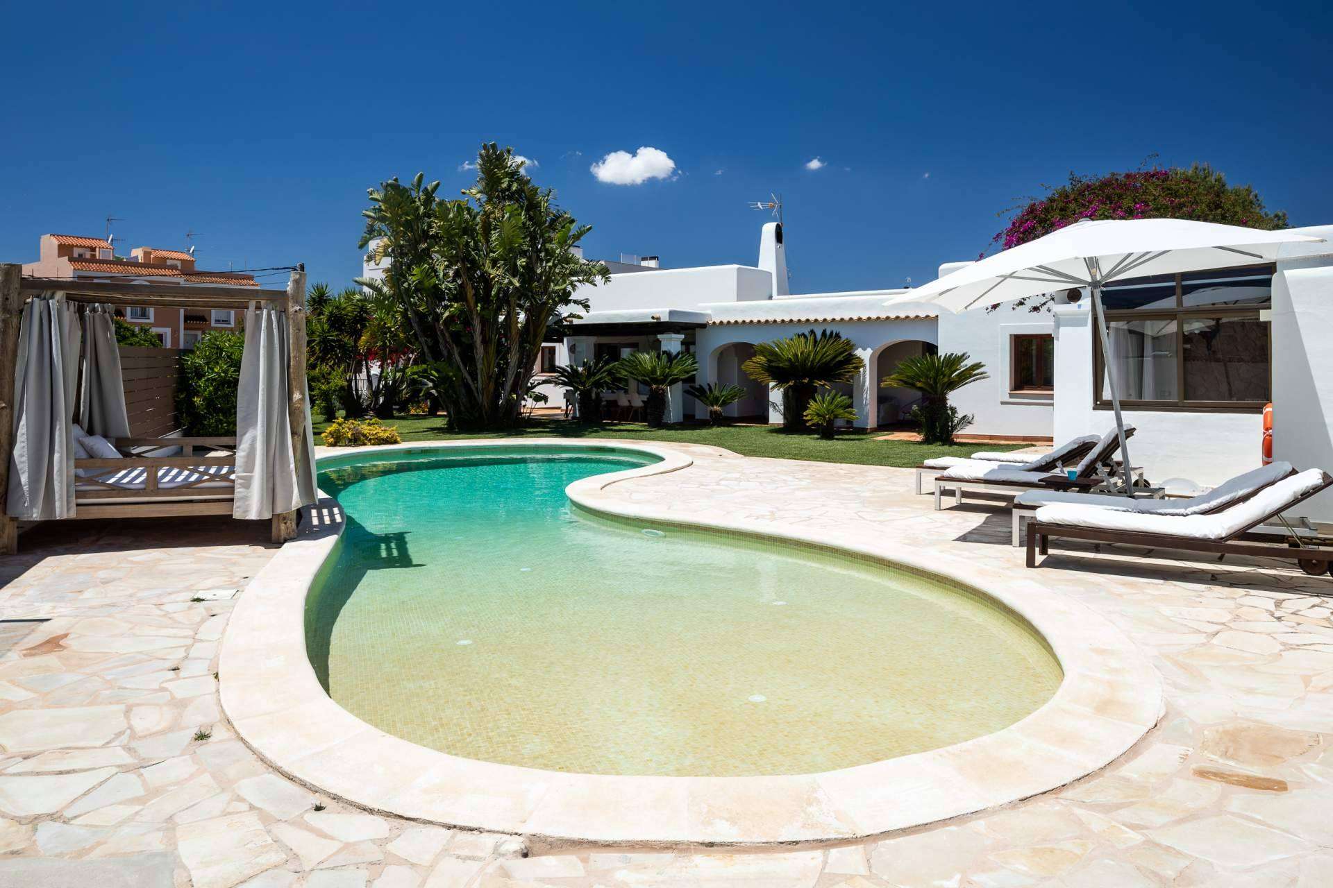Can Corda ofrece un amplio catálogo de opciones para alquilar una exclusiva casa en Ibiza