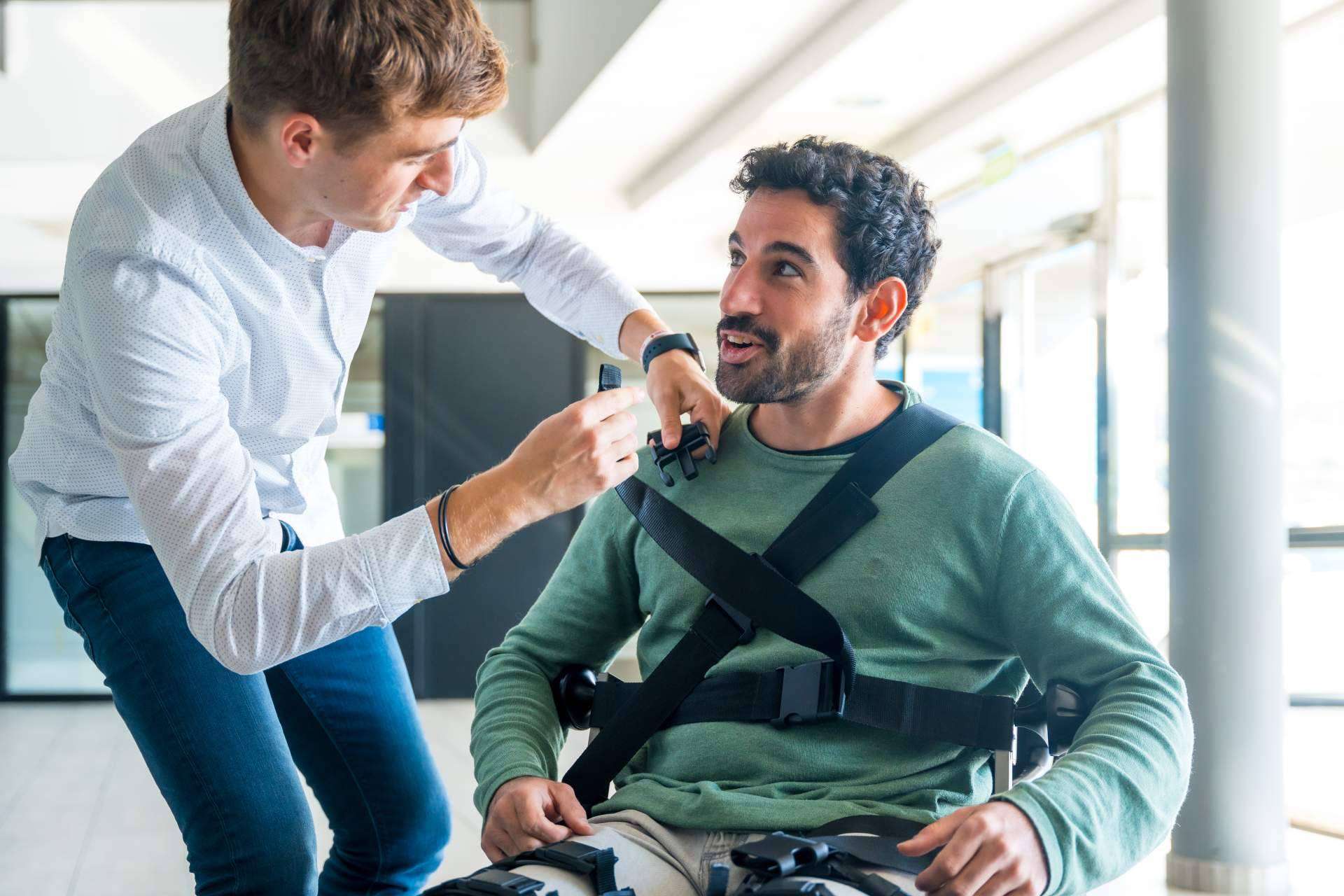 EM (Esclerosis Múltiple) y las terapias de neurorrehabilitación robótica de Movex Clinics de la mano de tecnología Gogoa