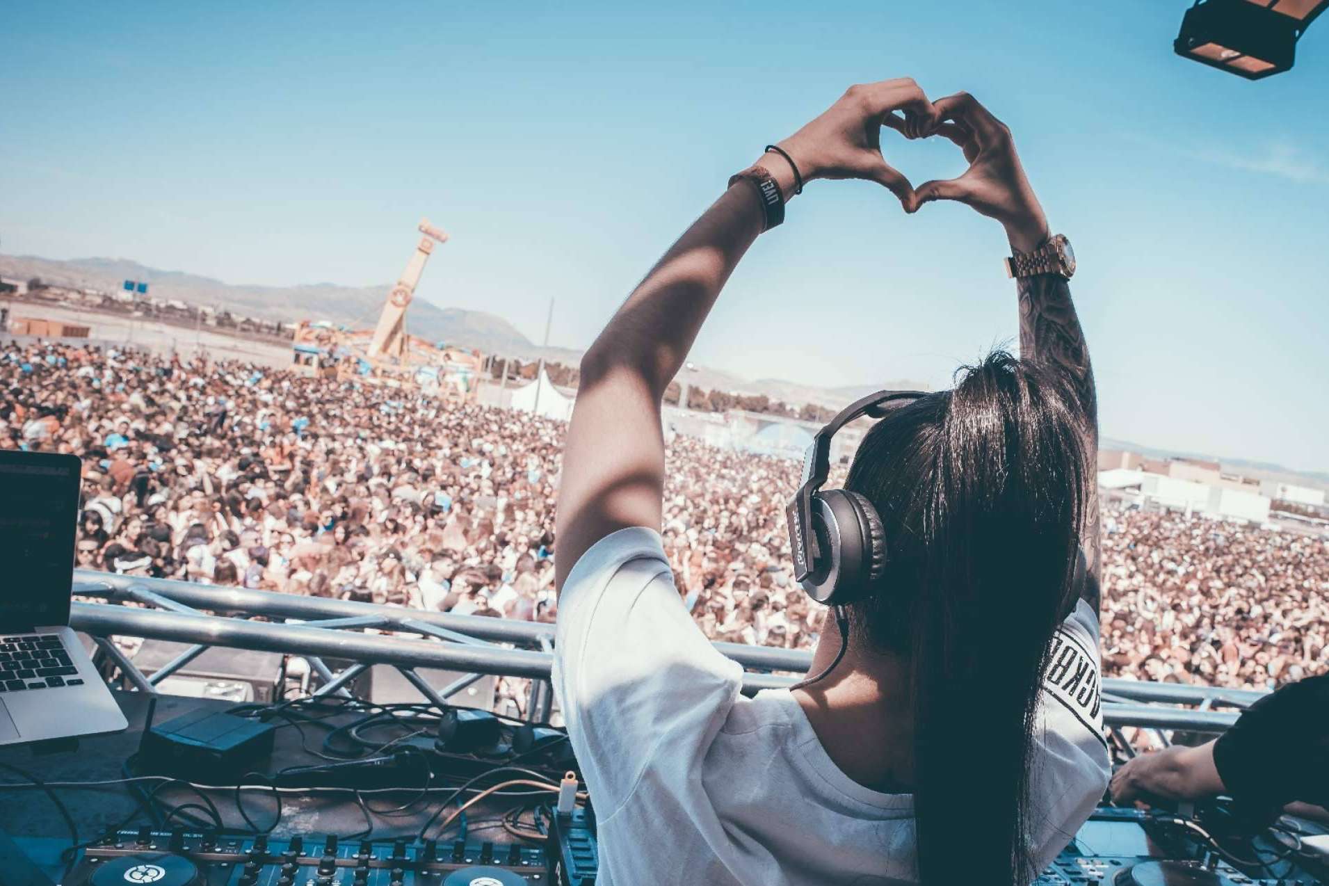 Zucla, la DJ que transforma la escena musical urbana