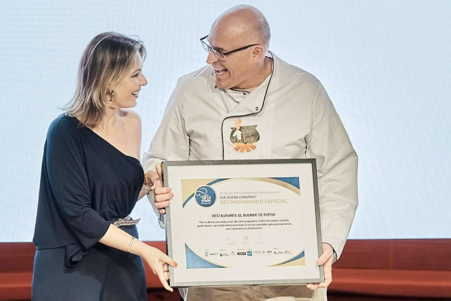 Reconocimiento del modelo de gastronomía saludable de El Duende del Fuego en los premios ¡Qué Bueno! Canarias 2024