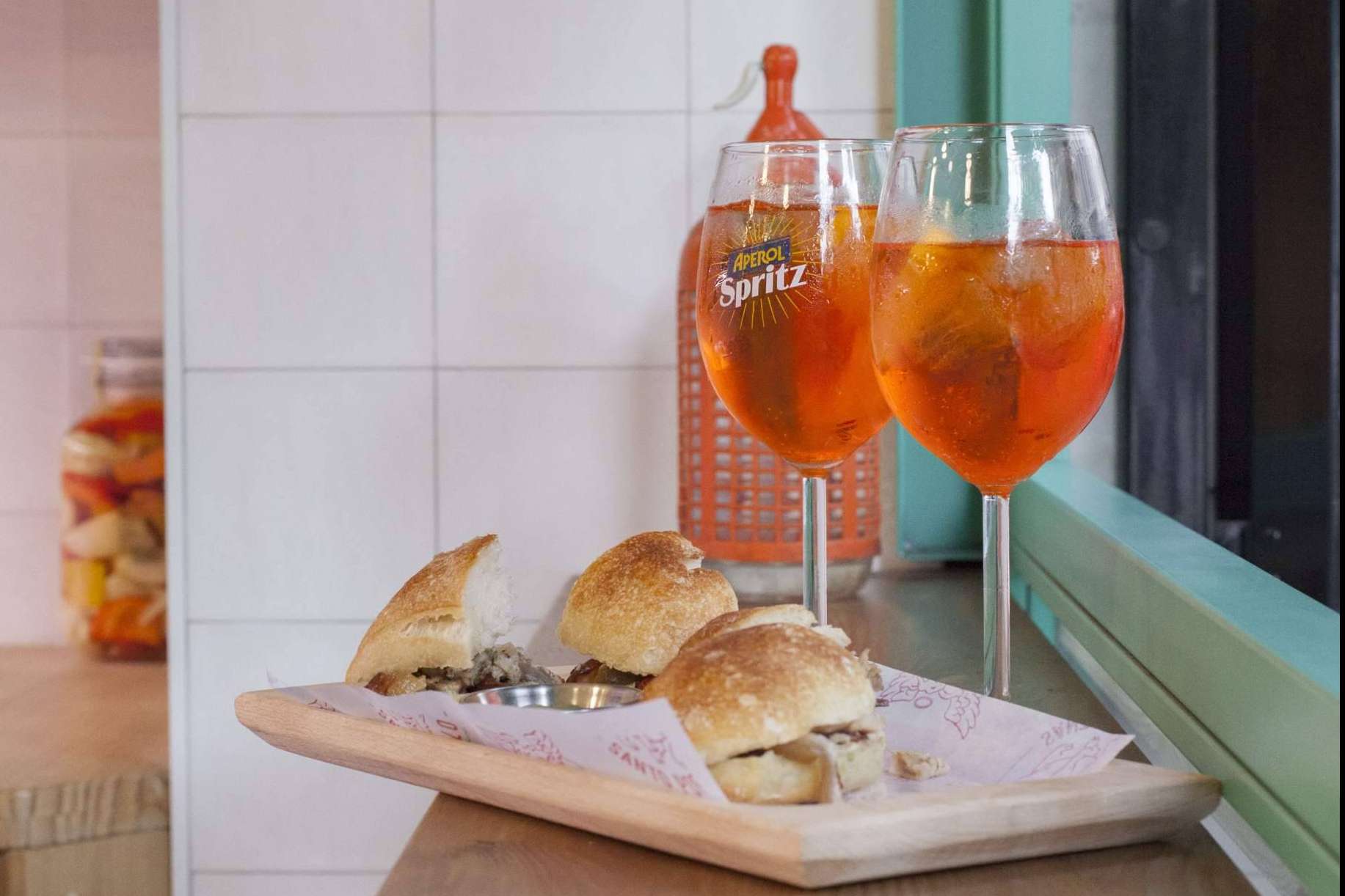 El panino mediterráneo especial de Ariana Díaz en la bodega y charcuteria italiana Santo Porcello