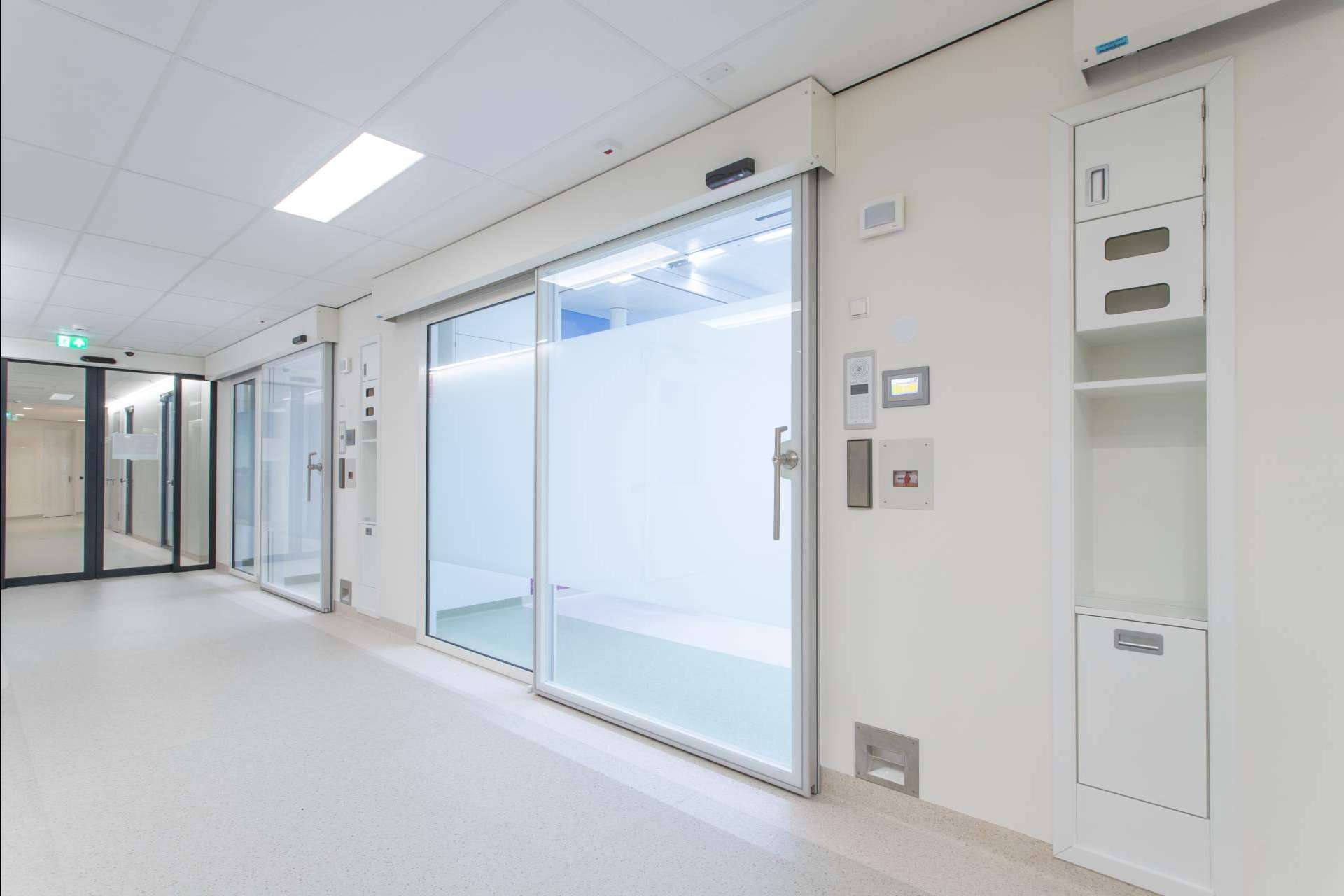 ASSA ABLOY lleva al 41º Seminario de Ingeniería Hospitalaria su innovadora tecnología de puertas herméticas