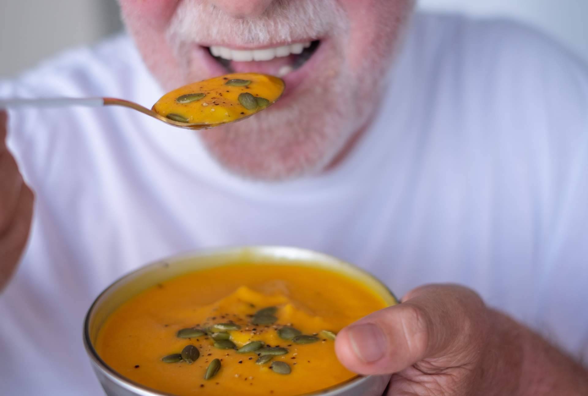 La importancia de la alimentación en los adultos mayores, por Noviser