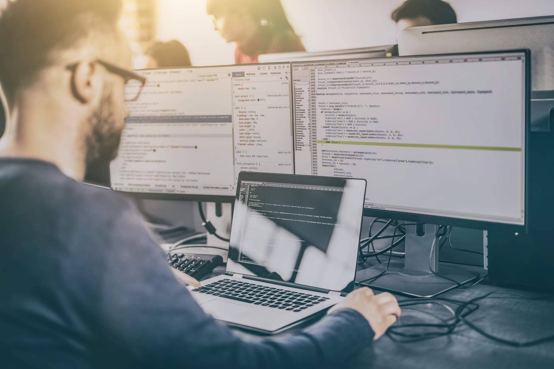 La importancia de actualizar la web WordPress; seguridad, velocidad y SEO
