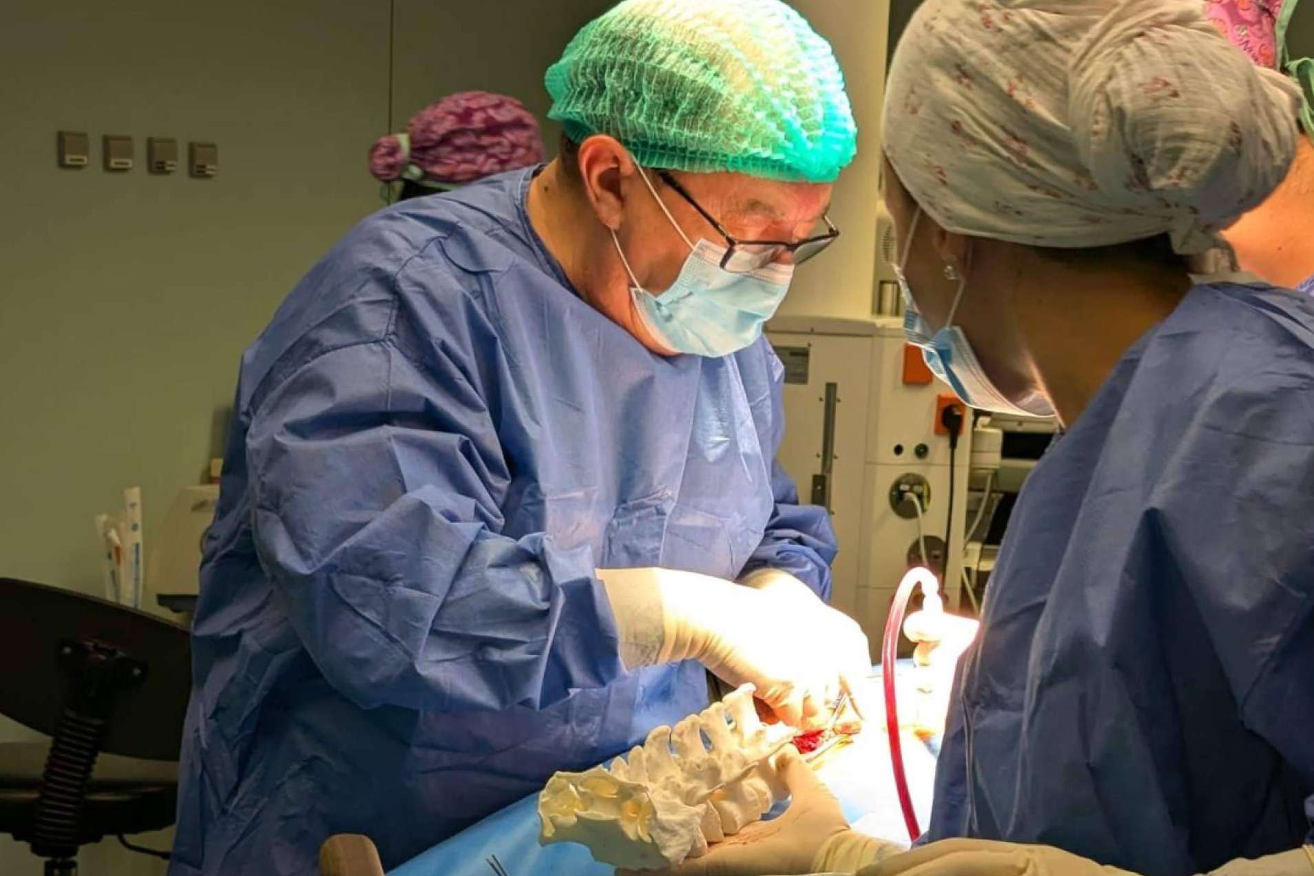Escoliosis lumbar del adulto y tratamiento quirúrgico con guías 3D