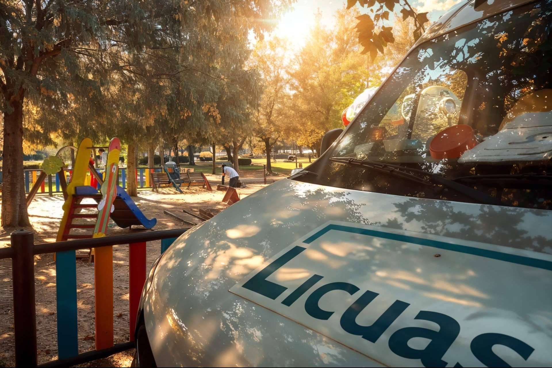 LICUAS renueva los parques infantiles en Torrejón de Ardoz y potencia la magia navideña