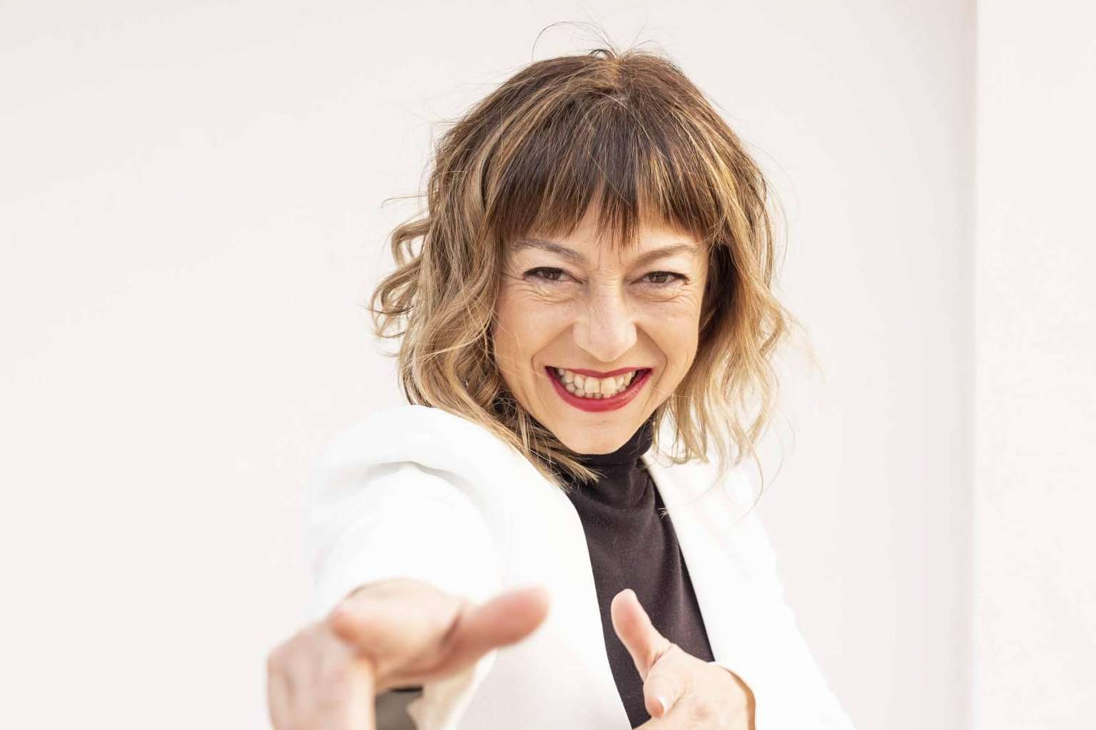 Maite Sarrió lidera una revolución hacia la felicidad continua en 2025