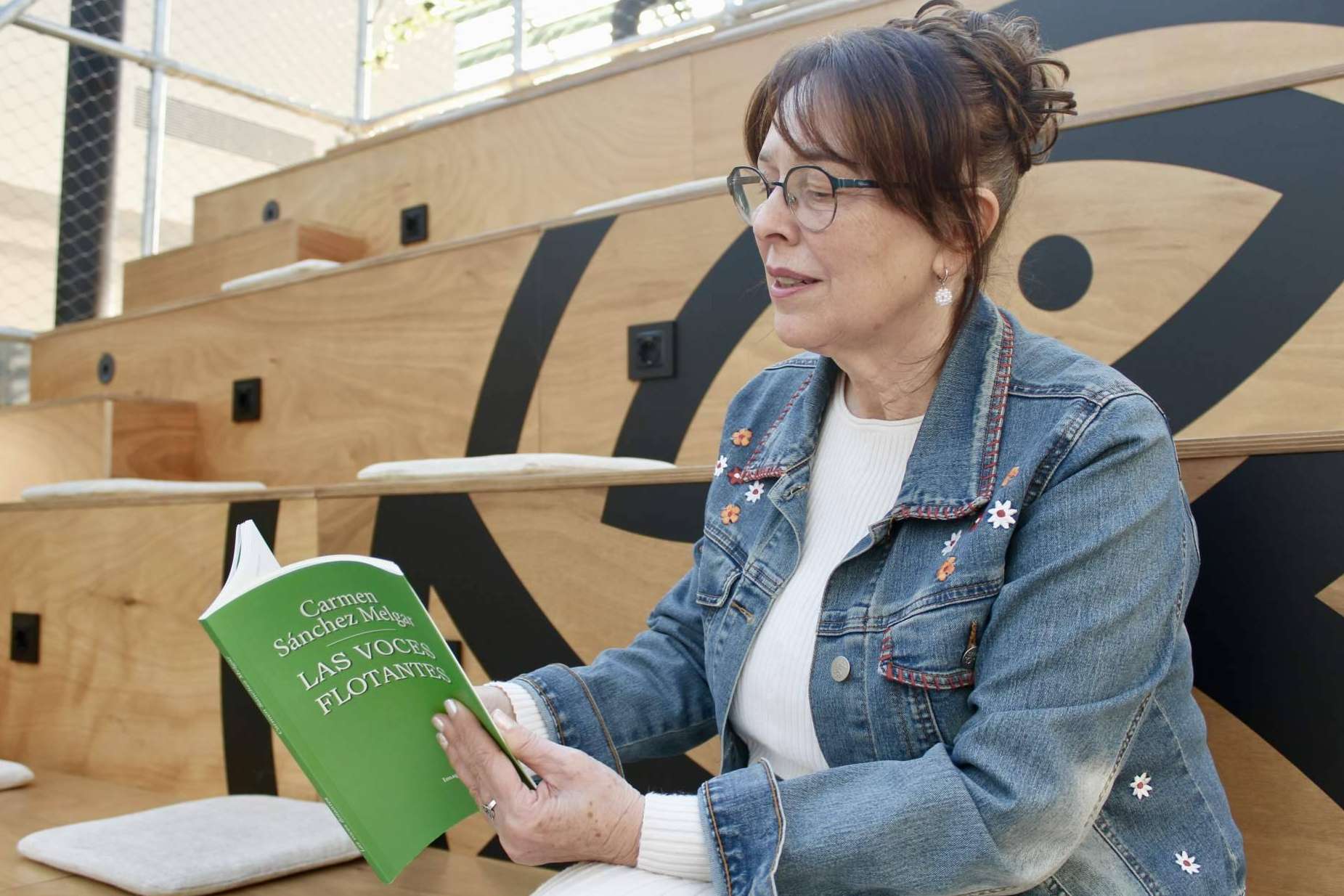 'Las voces flotantes', el octavo poemario de Carmen Sánchez Melgar que está conquistando a los lectores
