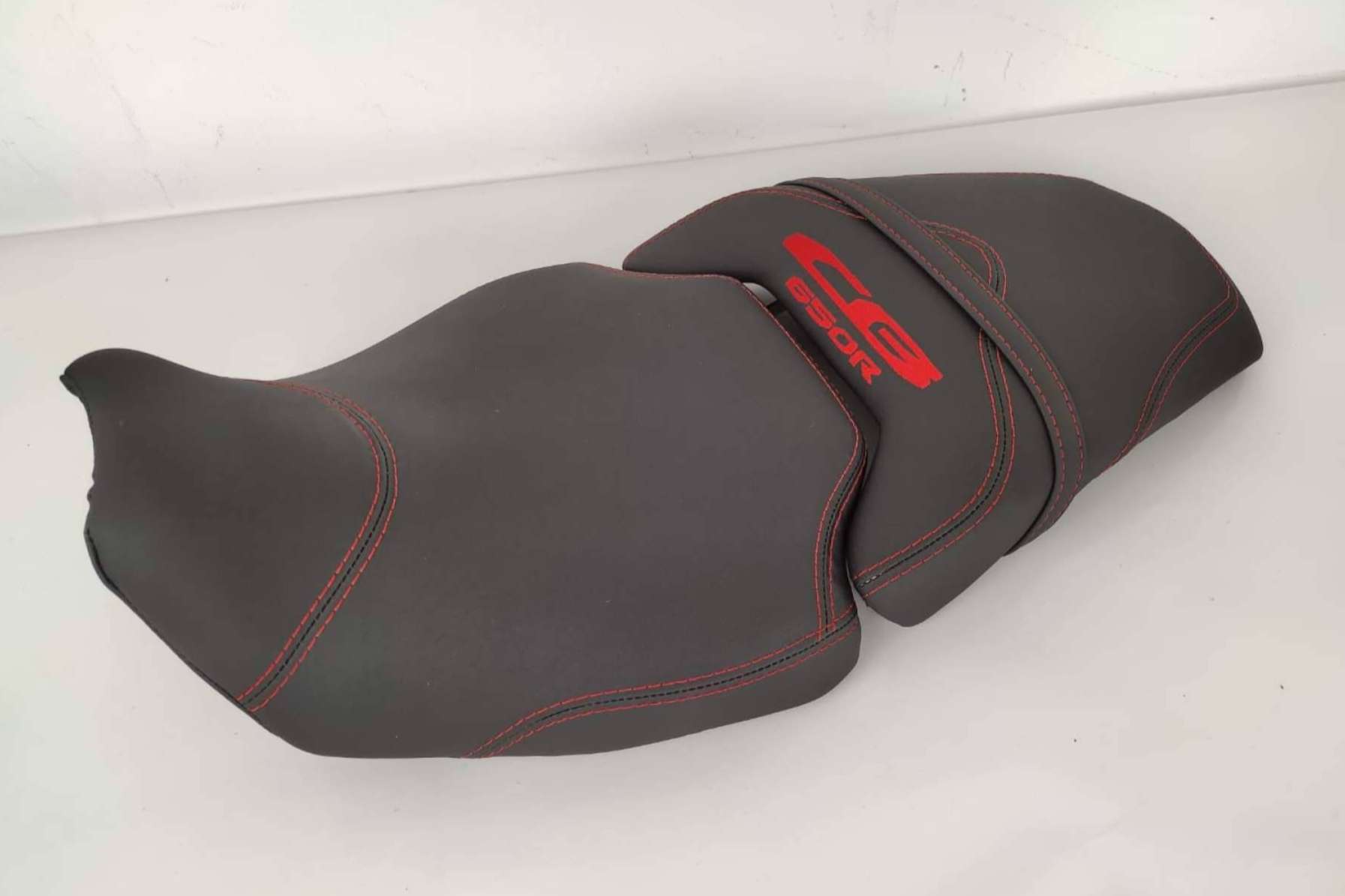 JM-FUNDAS impulsa la tendencia de tapizar asiento de moto con diseños personalizados y materiales de alta calidad