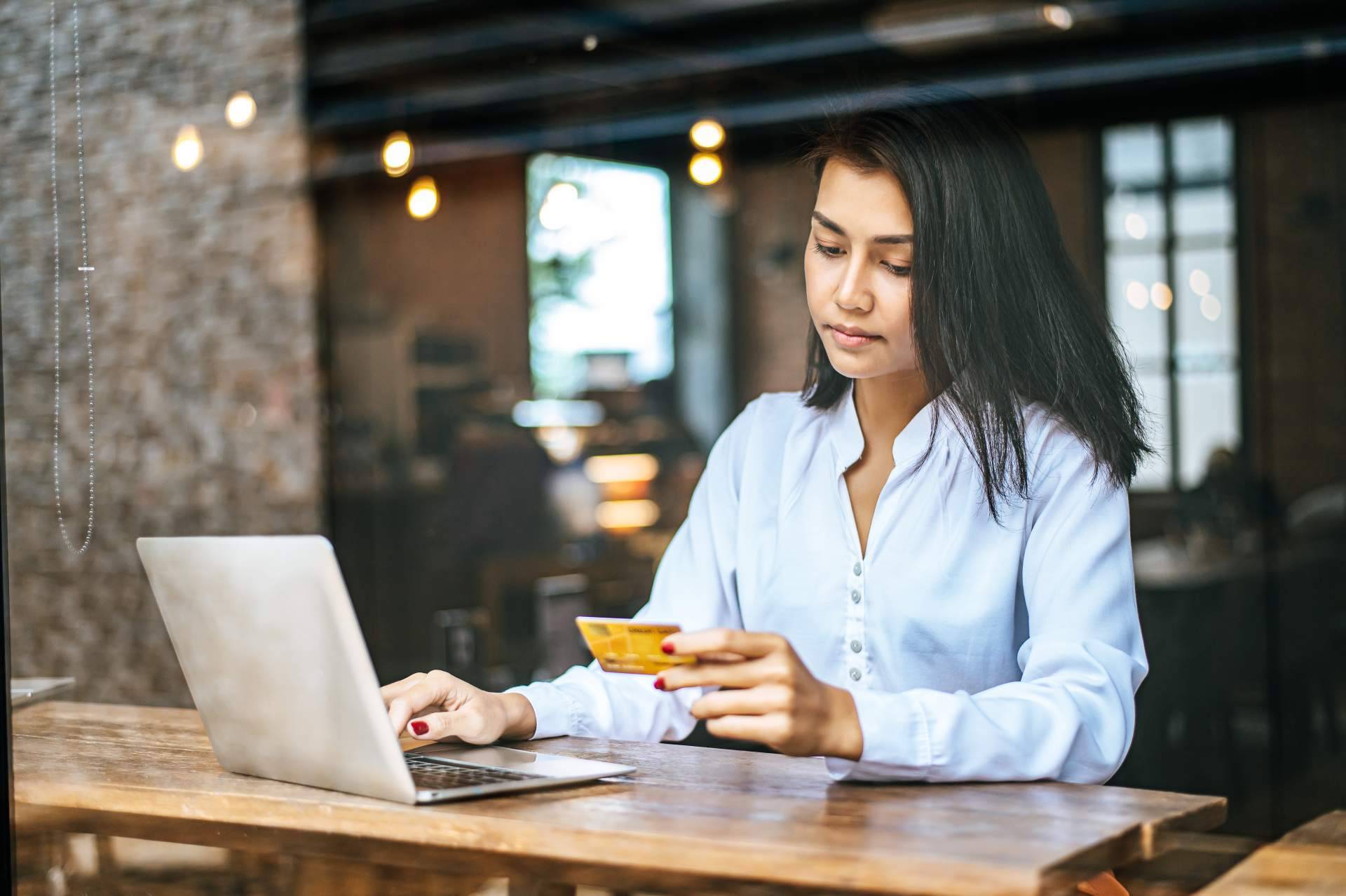 eComm360 analiza el auge del eCommerce conversacional; revolución tecnológica con oportunidades y riesgos técnicos