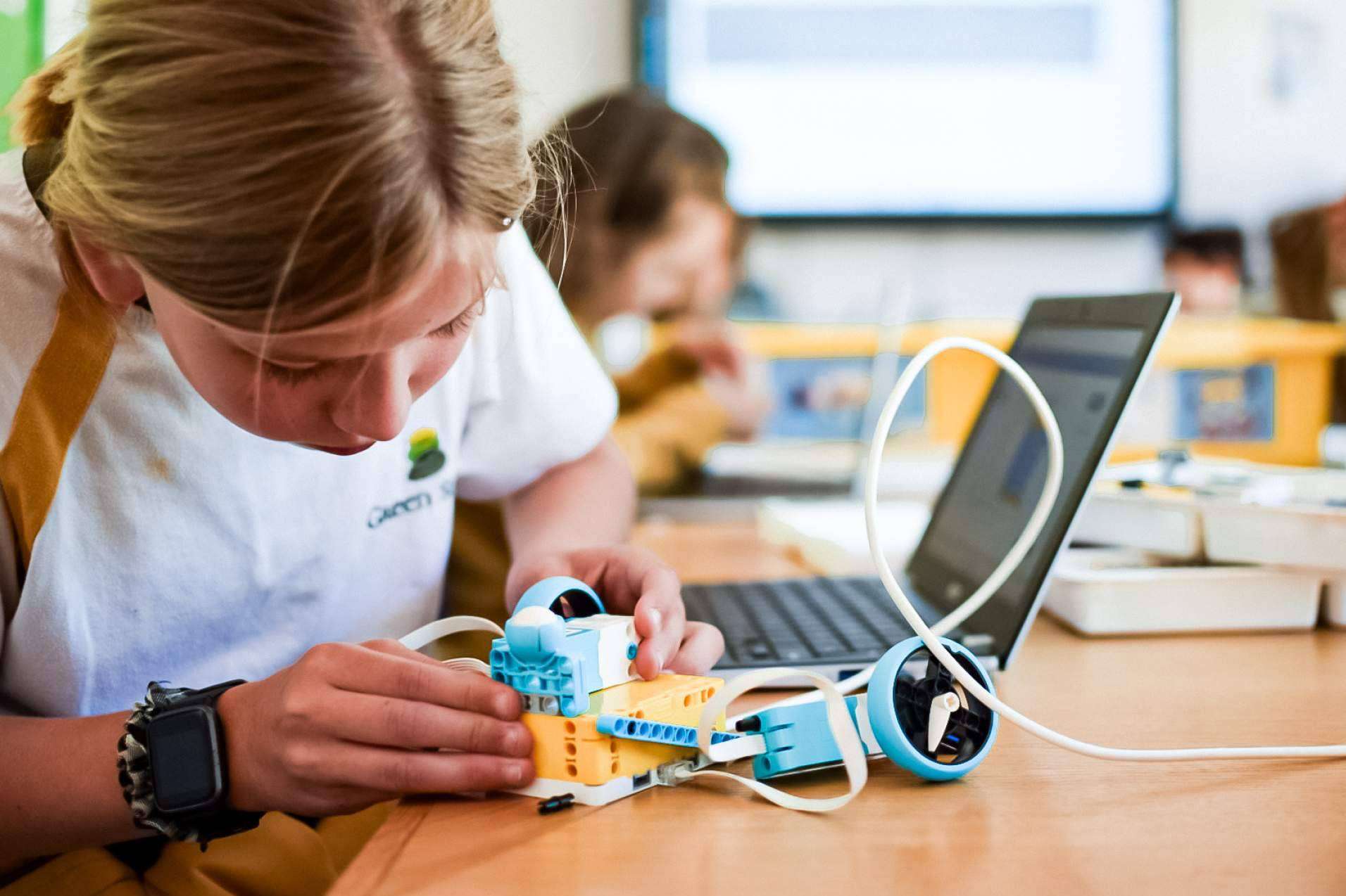 Campamento de verano tecnológico en inglés en Torrelodones con enfoque STEM