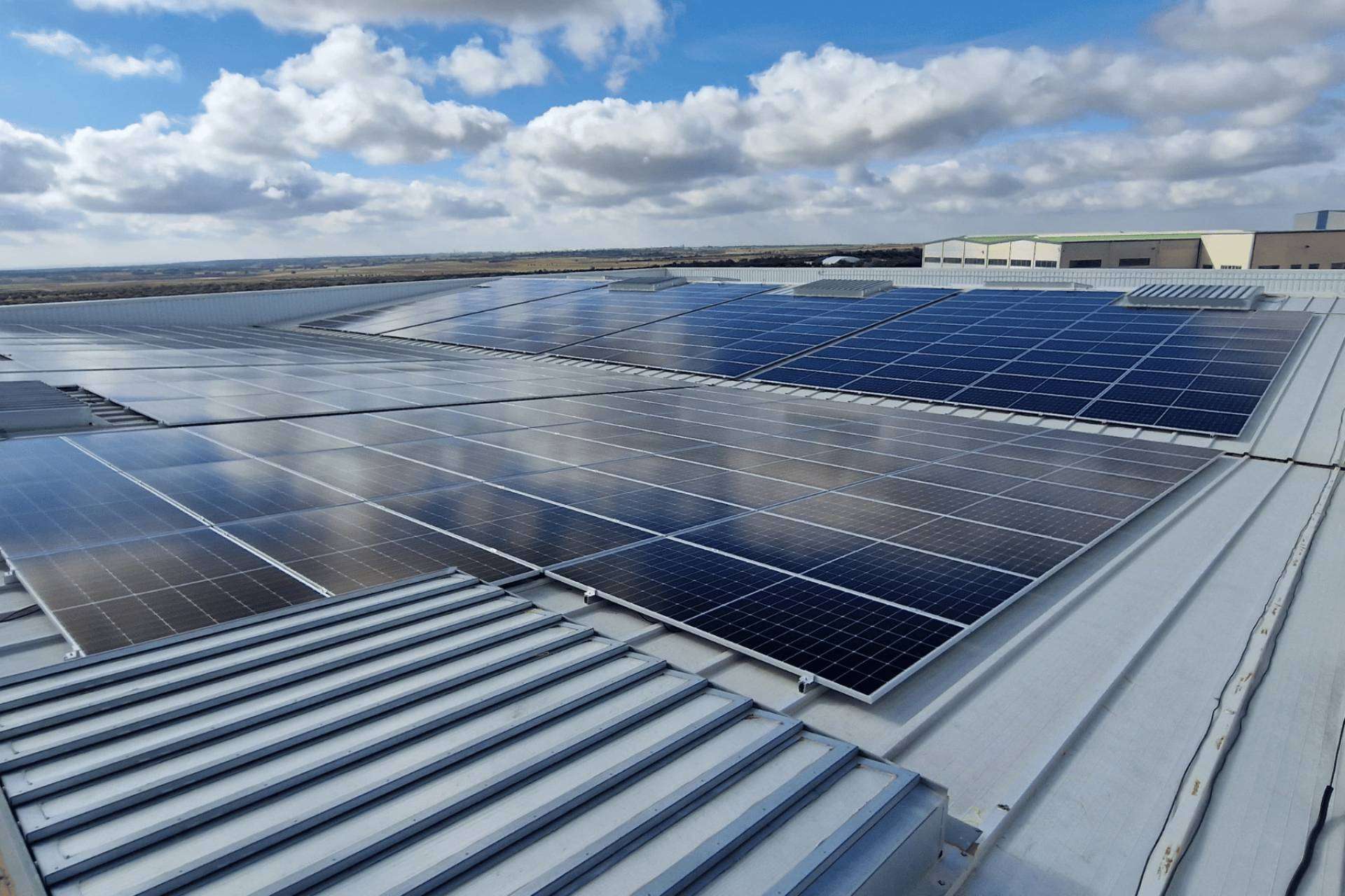 TUVATIO ayuda a las empresas a reducir su factura energética gracias al autoconsumo solar