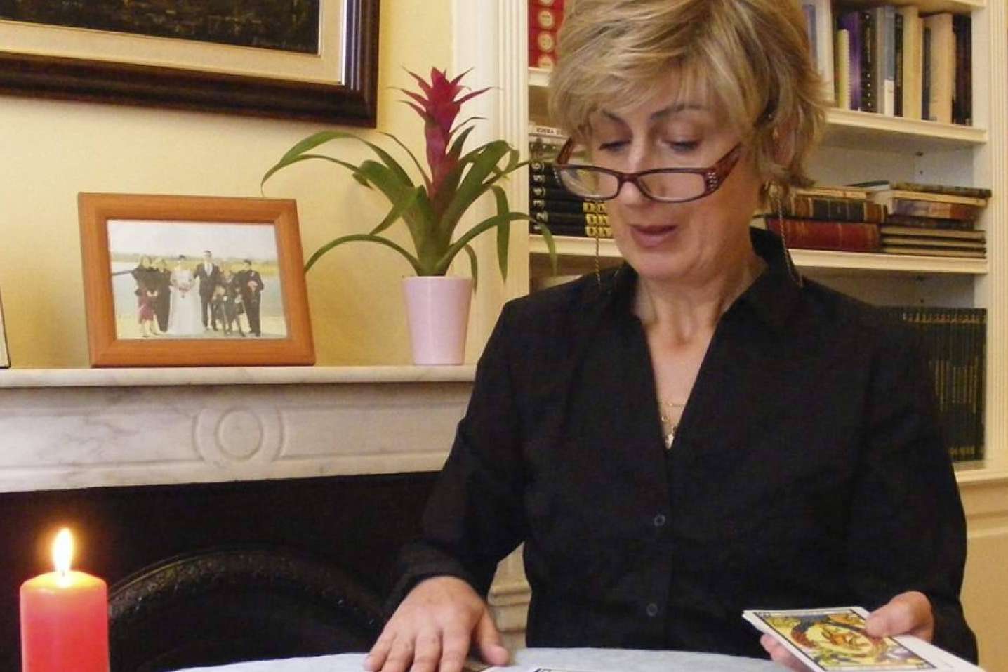 Cómo funcionan los amarres de amor con Paloma Lafuente; Magia blanca y energía positiva para el corazón