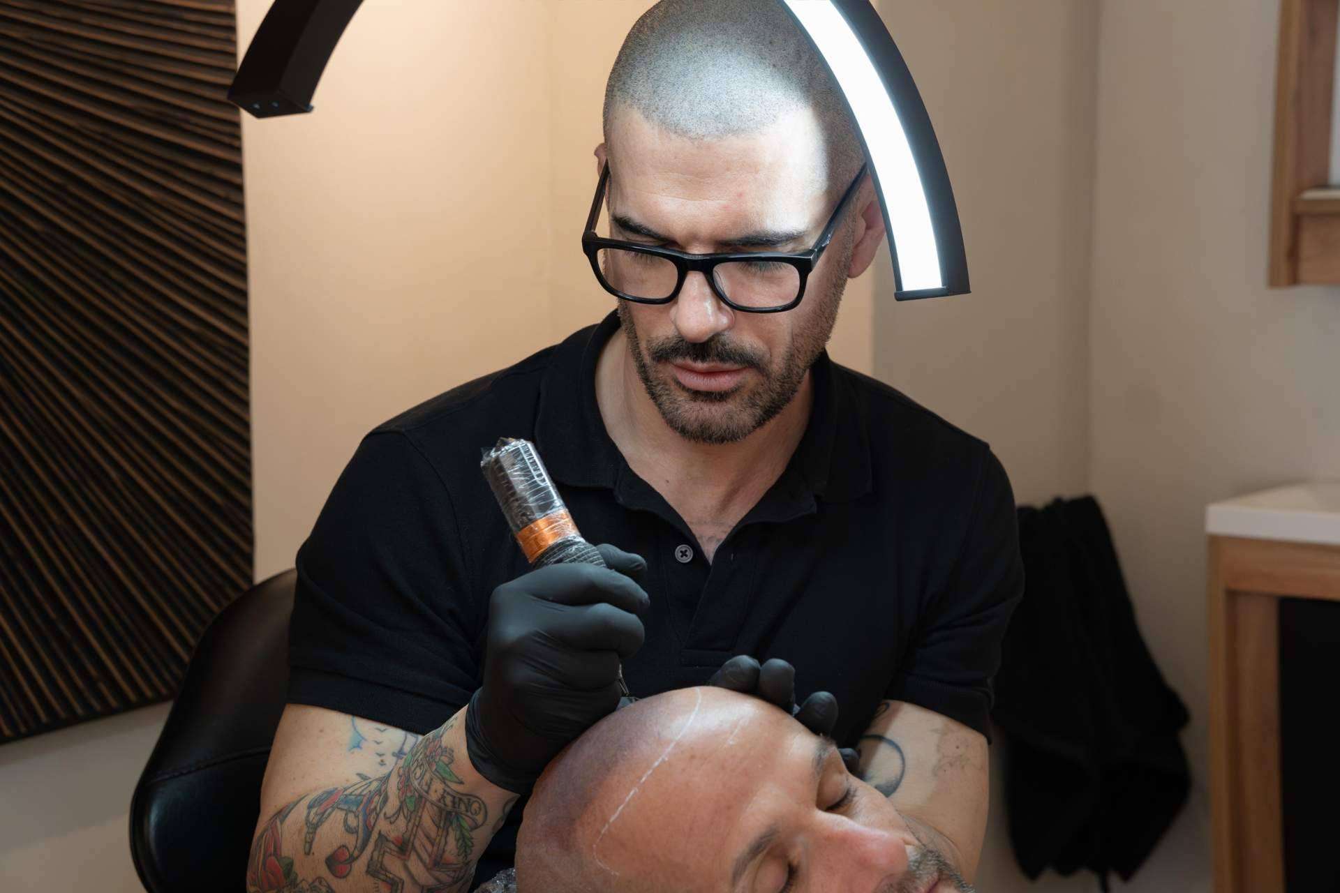Juan Gorgojo conquista el campeonato mundial de micropigmentación capilar SCALP PRO