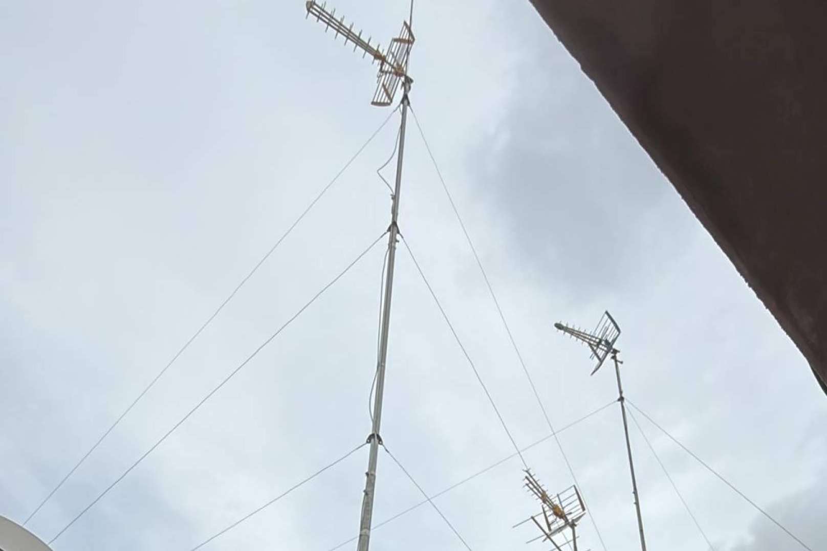 Antenistas Valencia amplía su cobertura con instalación de antenas TDT en Valencia y Burjassot