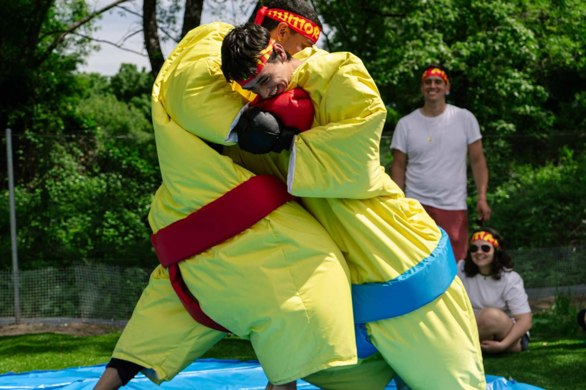 Diversión extrema en grupo con Humor Amarillo Madrid; una experiencia sin igual en plena naturaleza