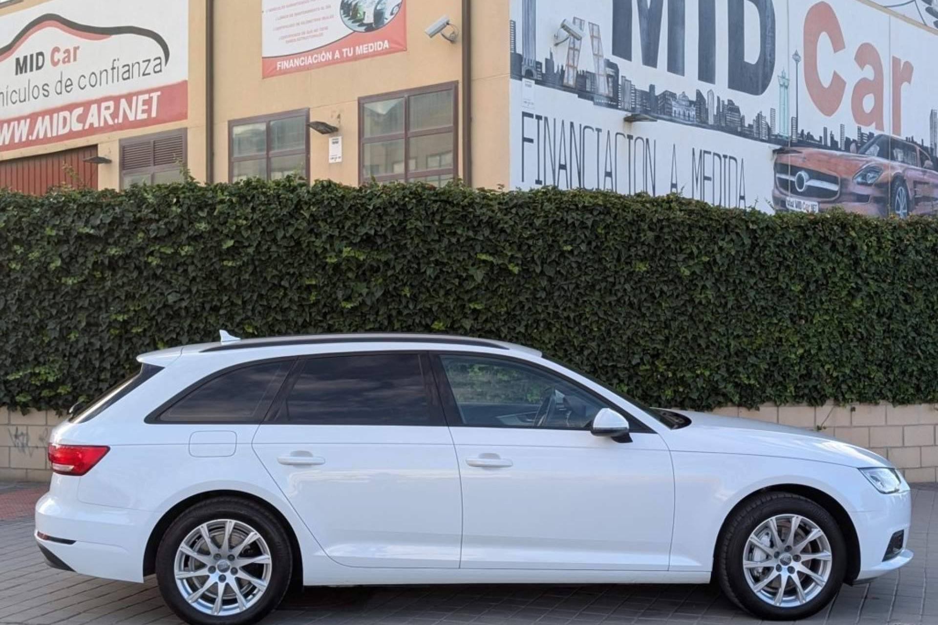 Comprar coches de segunda mano con garantías reales; así crece MID Car en Madrid y Toledo