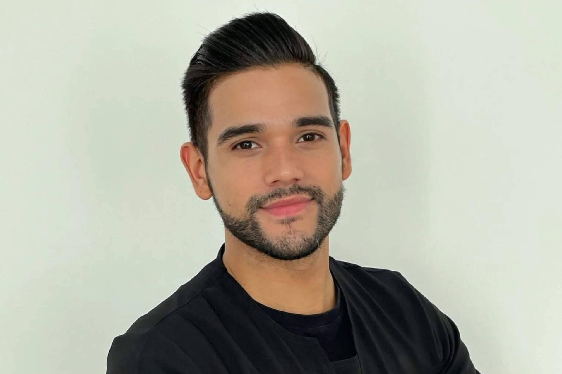 El Dr. Andrés Puche presenta las tendencias en medicina estética para 2026; menos filtros, más piel real
