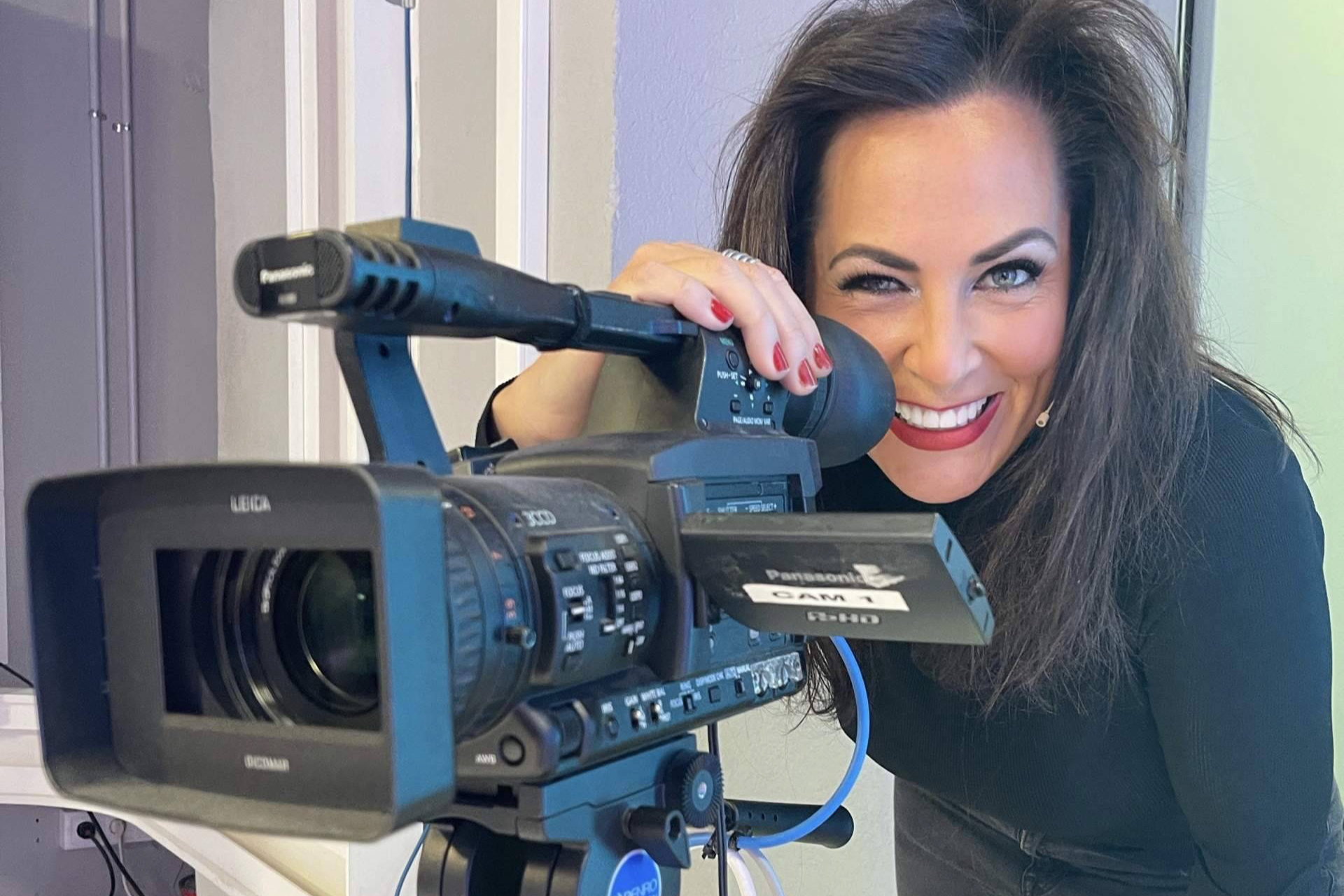 Elena Batista; 'Hay gente que no brilla ni poniéndoles purpurina, pero tienen su espacio en medios'