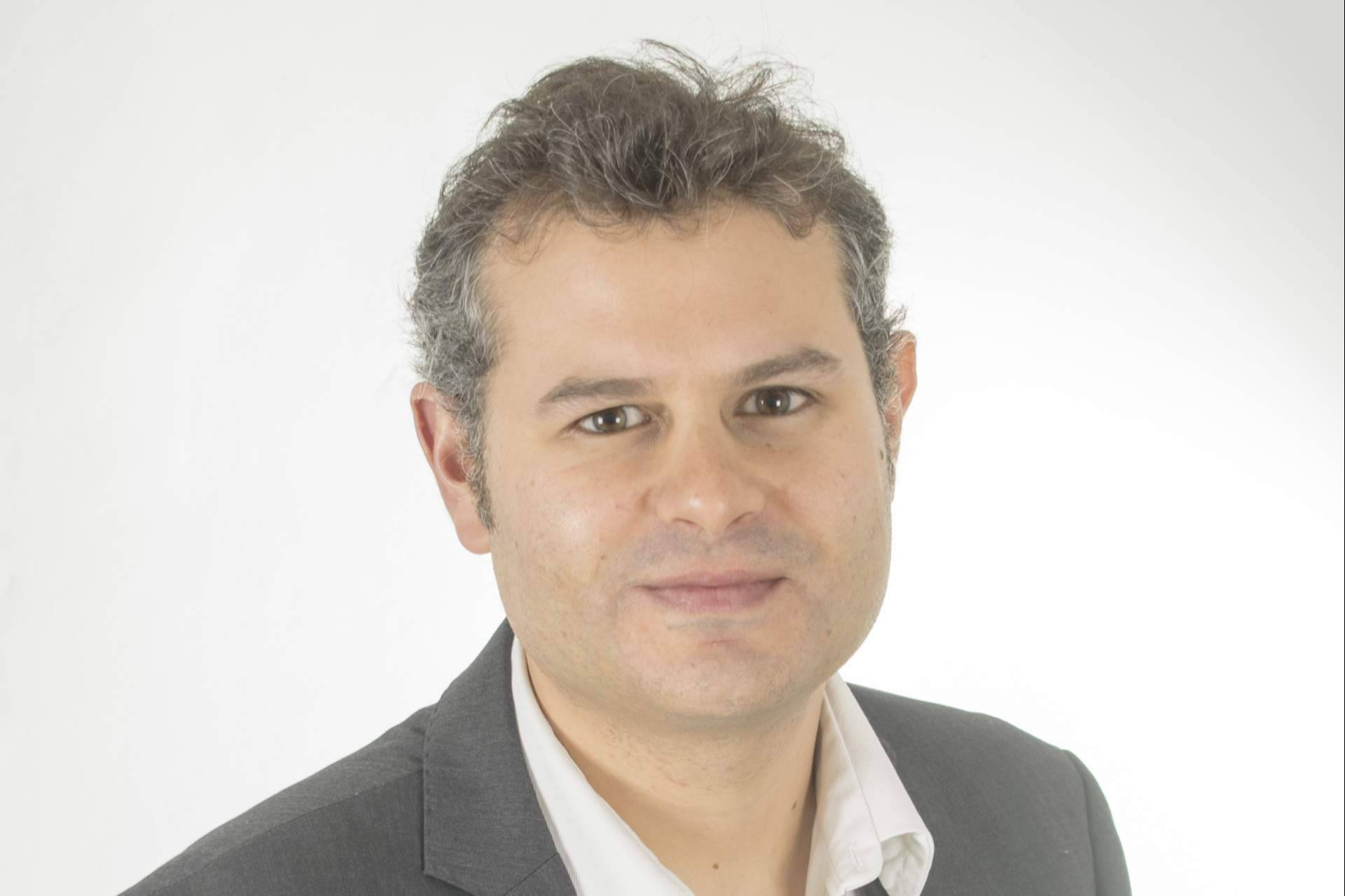 Rubén Camacho publica una guía para identificar y superar las dificultades psicológicas y emocionales
