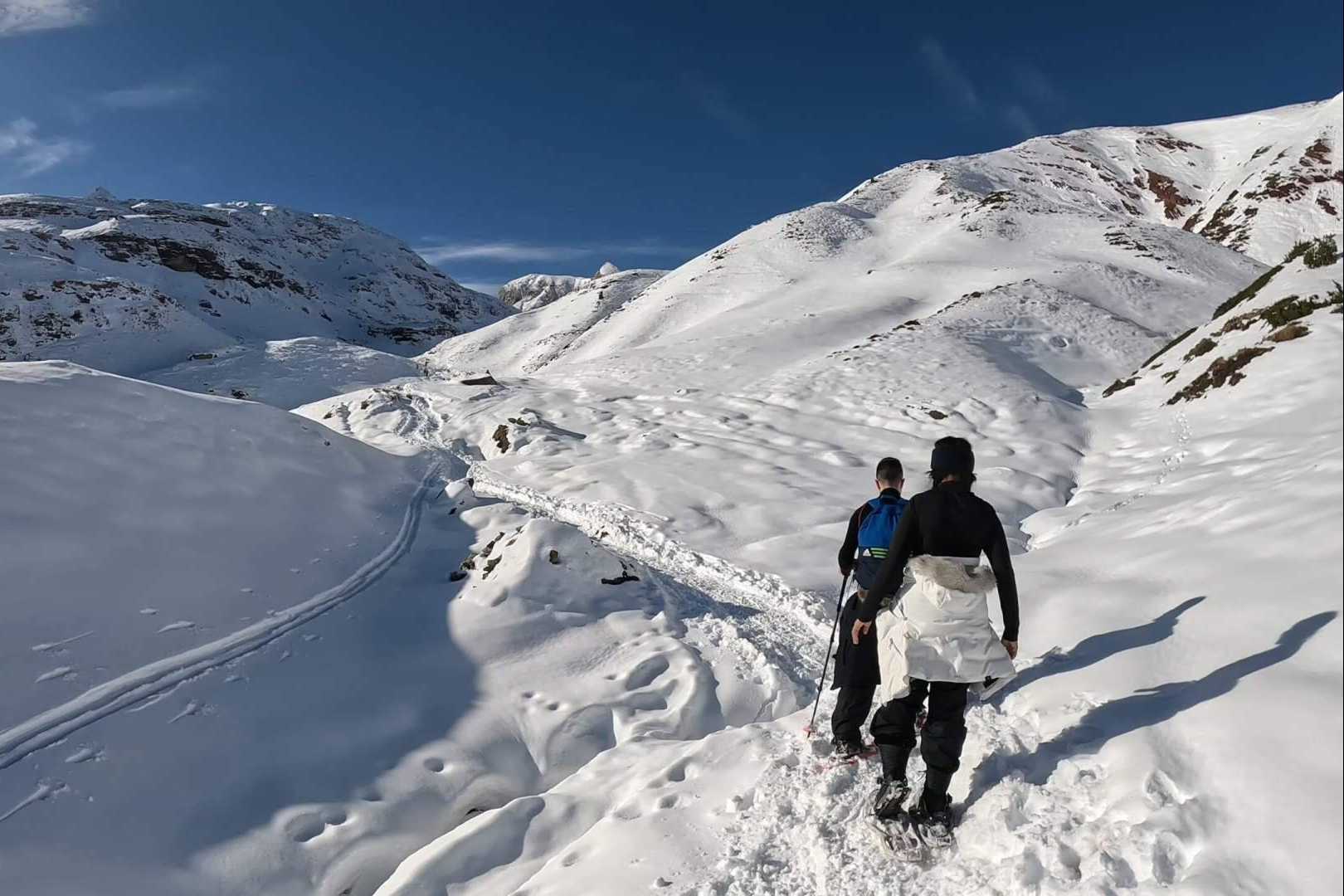 Raquetas de nieve, así se ha convertido el Pirineo Aragonés en el gran escenario del senderismo invernal