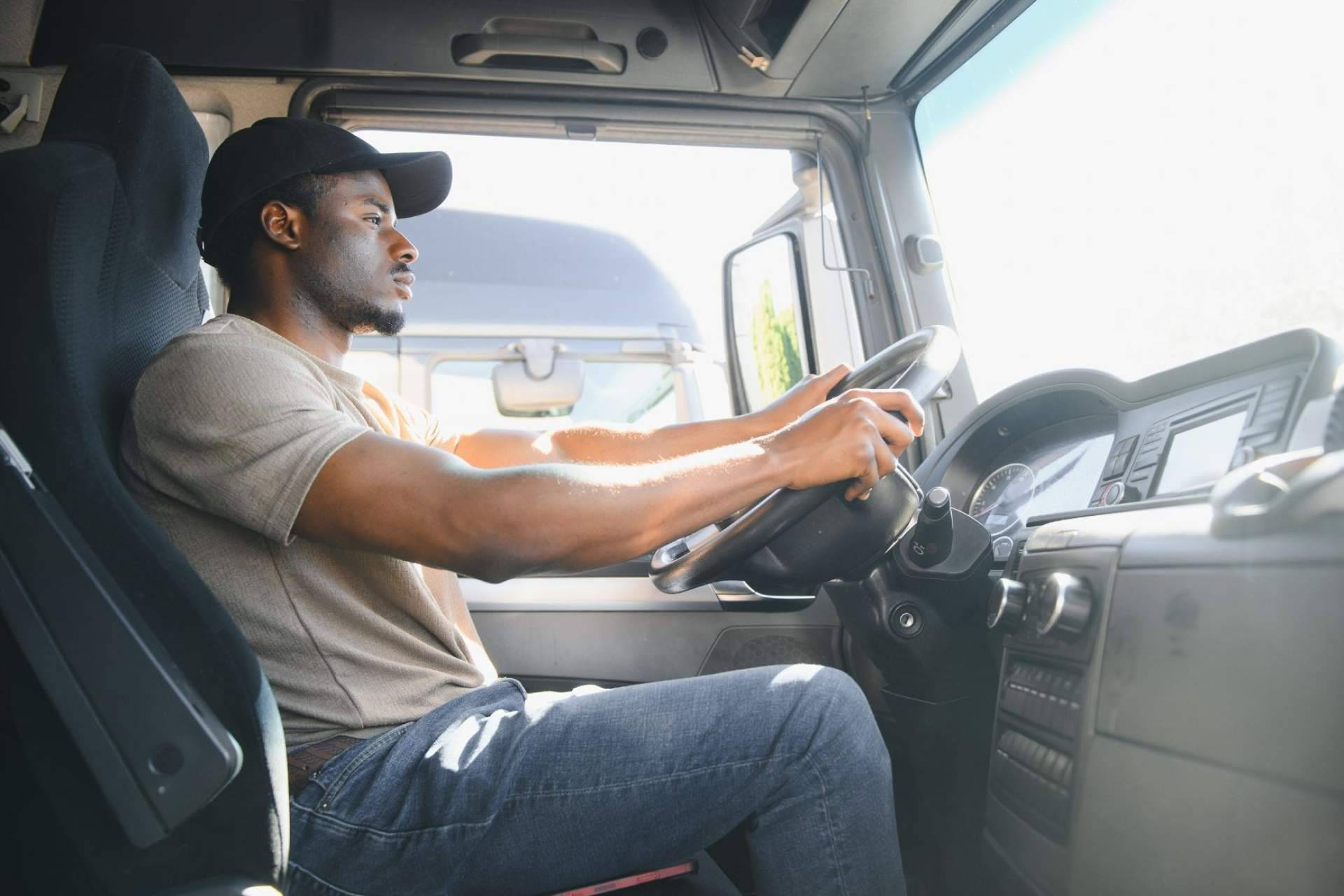 WhatsApp, nuevo acceso directo a noticias de transporte por carretera y ofertas de empleo con Autónomos ¡En Ruta!