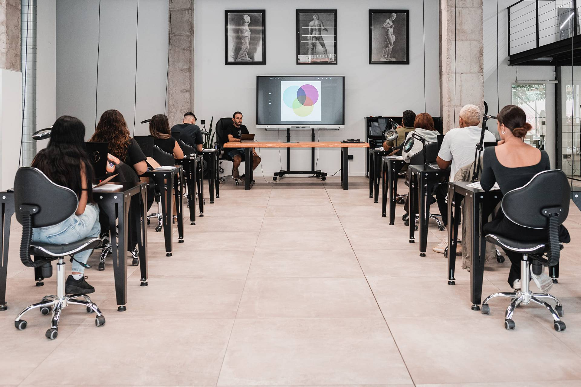 El tatuaje como profesión artística; cómo elegir bien un curso de tatuaje en un sector en plena transformación