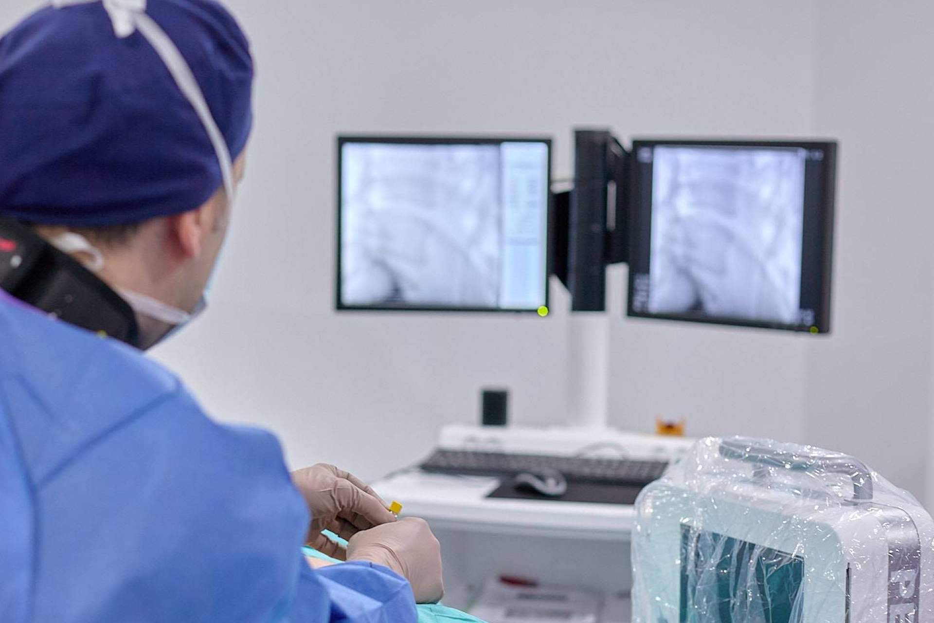 Tratamiento mínimamente invasivo de la hernia discal y ciática; la alternativa avanzada antes de la cirugía