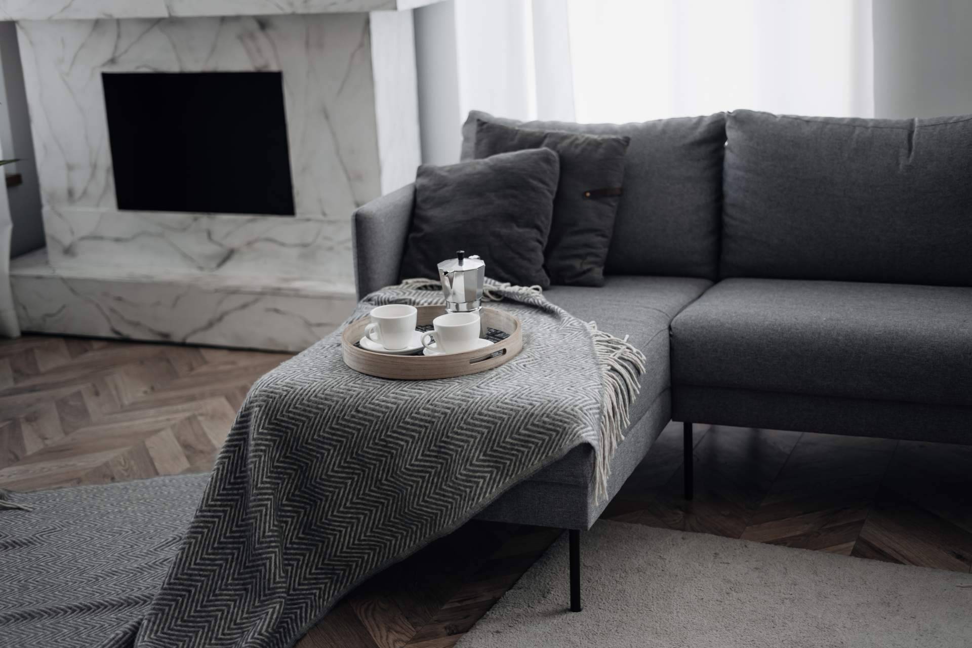Sofás para renovar el salón en verano, cómo acertar con las plazas, el tapizado y la configuración