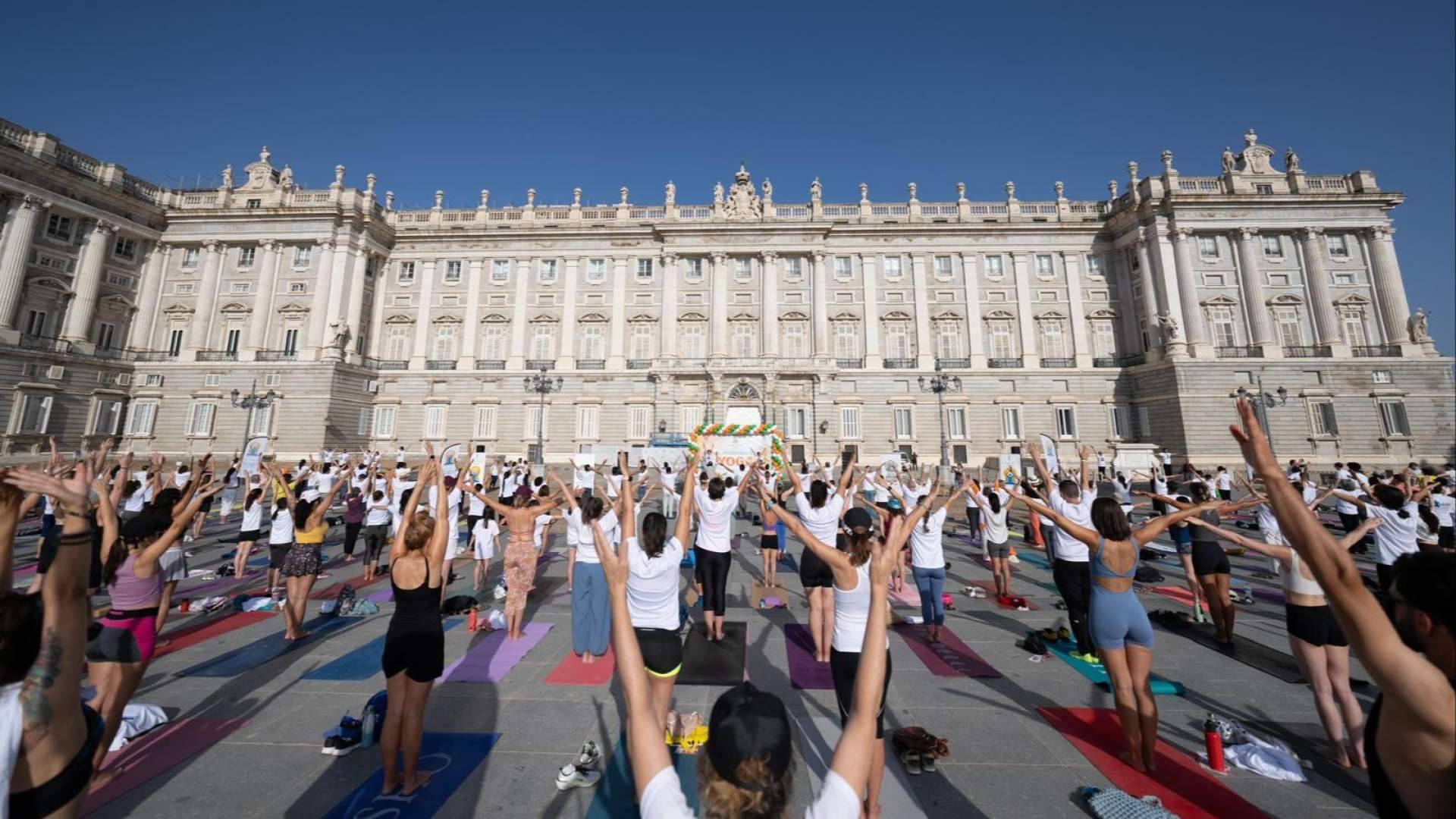 La Embajada de la India celebra el Día Internacional del Yoga con actividades gratuitas en toda España