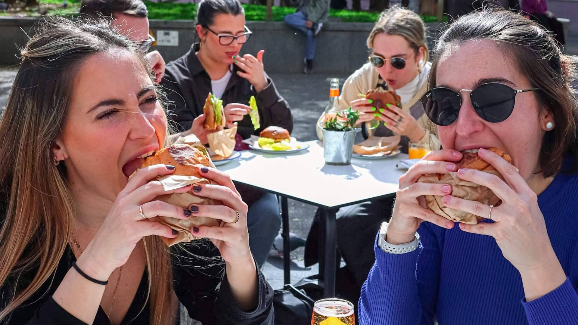 Cómo preparar un restaurante para aparecer en Google, redes sociales cuando el cliente decide dónde comer