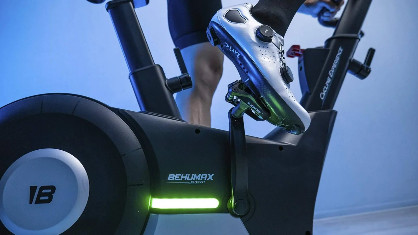 La Smart Bike Pro 8000, el buque insignia de Behumax en el ciclismo indoor