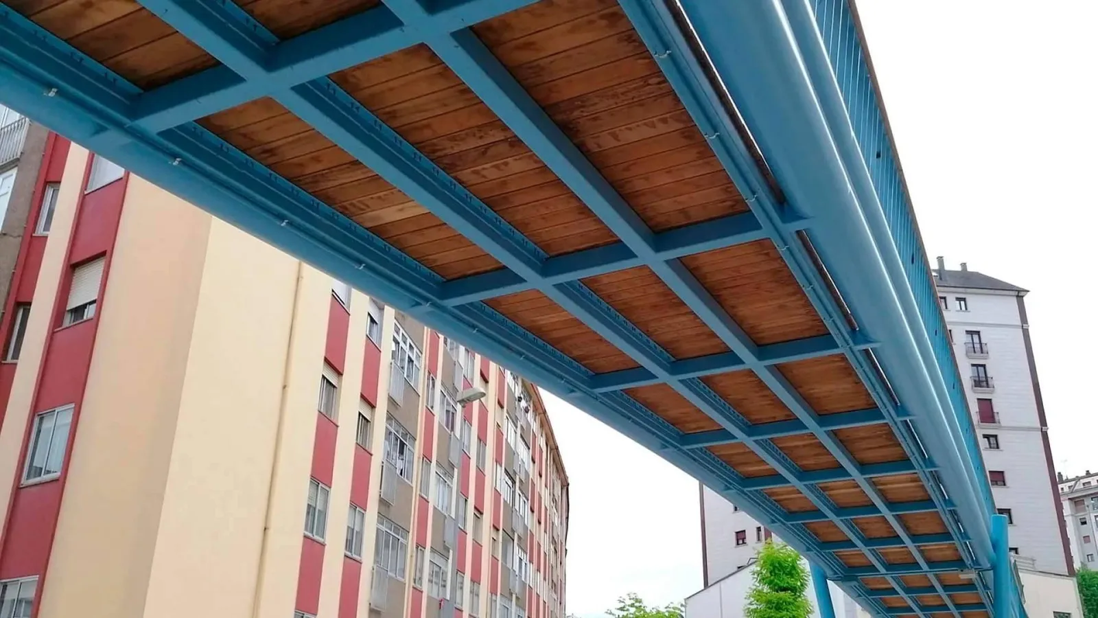 Las pasarelas y marquesinas dejan de ser un elemento funcional para convertirse en piezas de ingeniería a medida